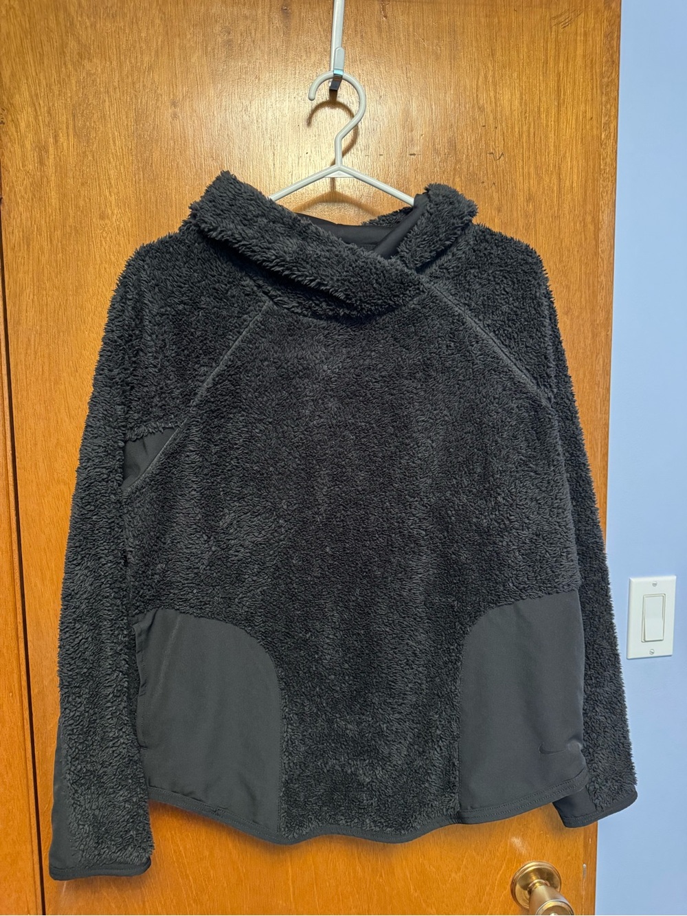 Nike Women’s Black Sherpa Hoodie Pullover